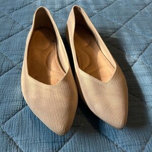 Elegant Beige Women's Flats